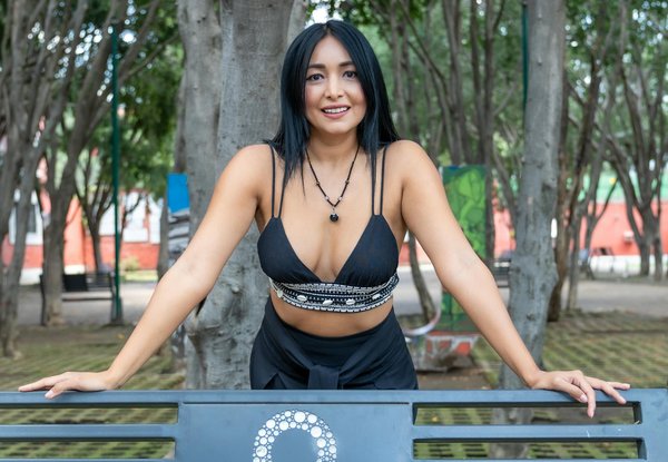 How can you effectively use textures in UK interior design?